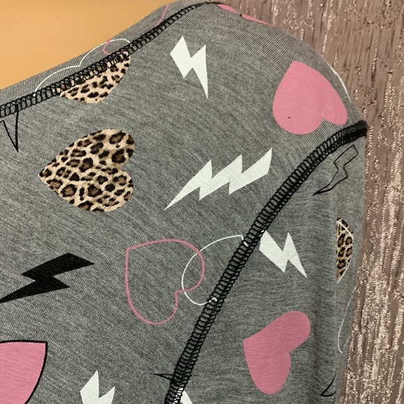 Torrid Top Sleepwear Gray Pink Hearts 2 2X 18-20🌀 - Picture 15 of 15
